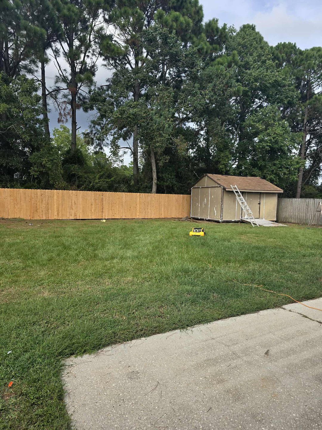 6-Foot Alta Premium Wood Fence Installation in Navarre, Florida