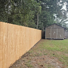 6-Foot-Alta-Premium-Wood-Fence-Installation-in-Navarre-Florida 1