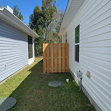 6-foot-shadow-box-Alta-Premium-wood-fencing-installation-in-Myrtle-Grove-FL 4