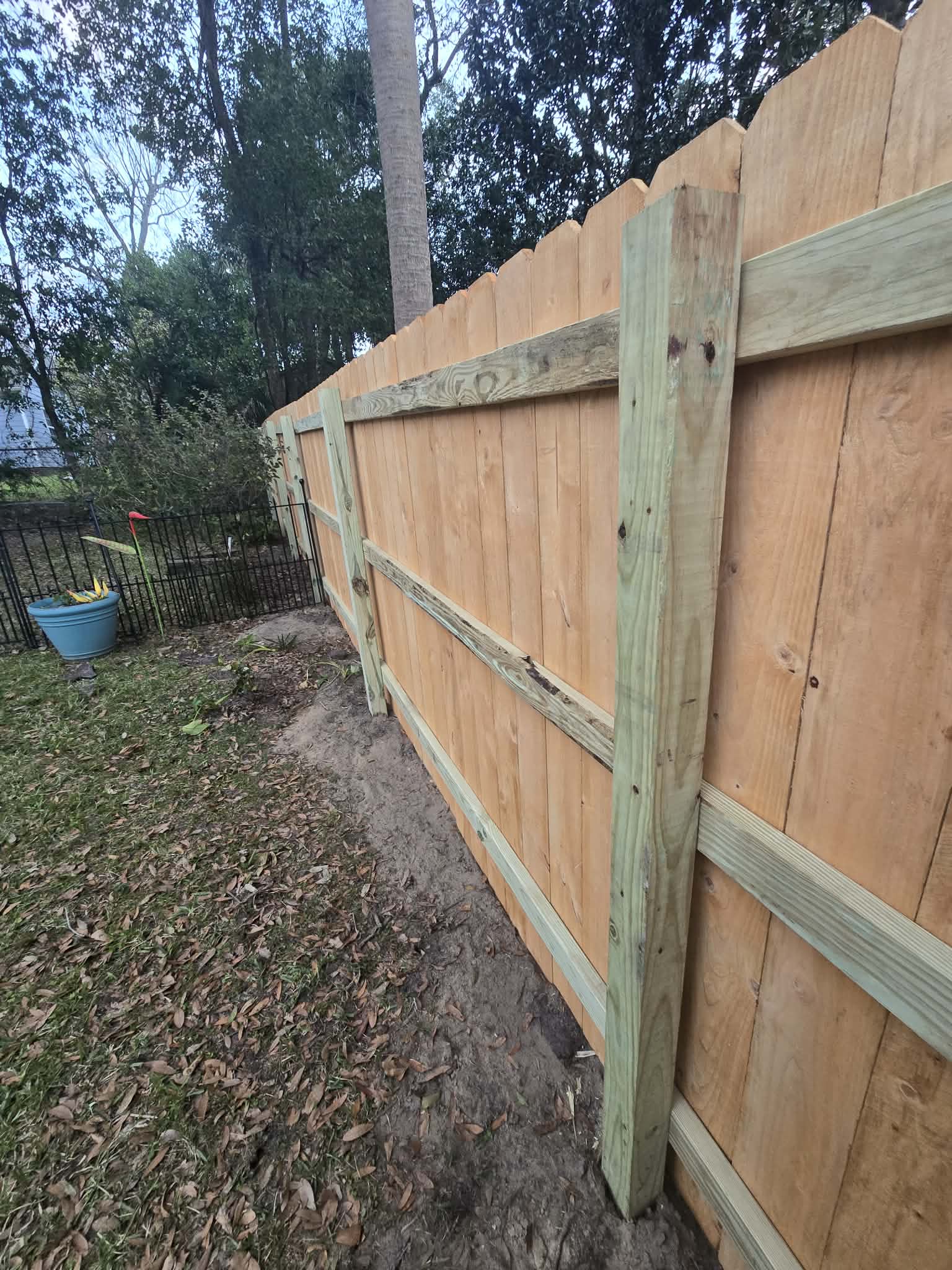Alta Premium 6’ Wood Fence Installation Serving Century Florida