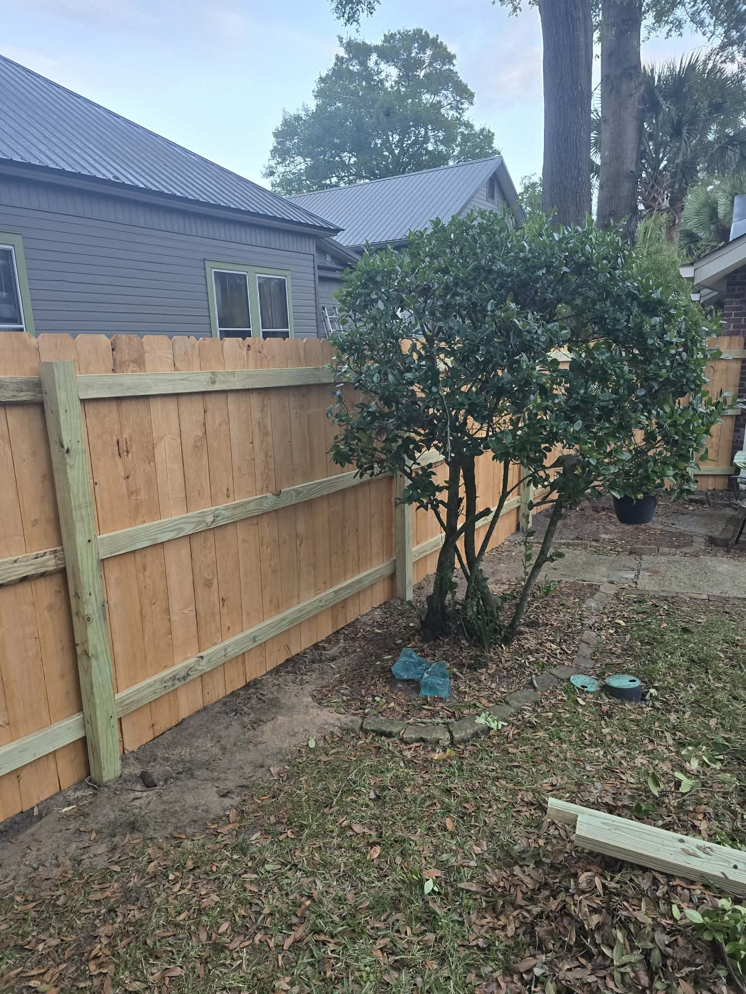 Alta Premium 6’ Wood Fence Installation Serving Milton, FL