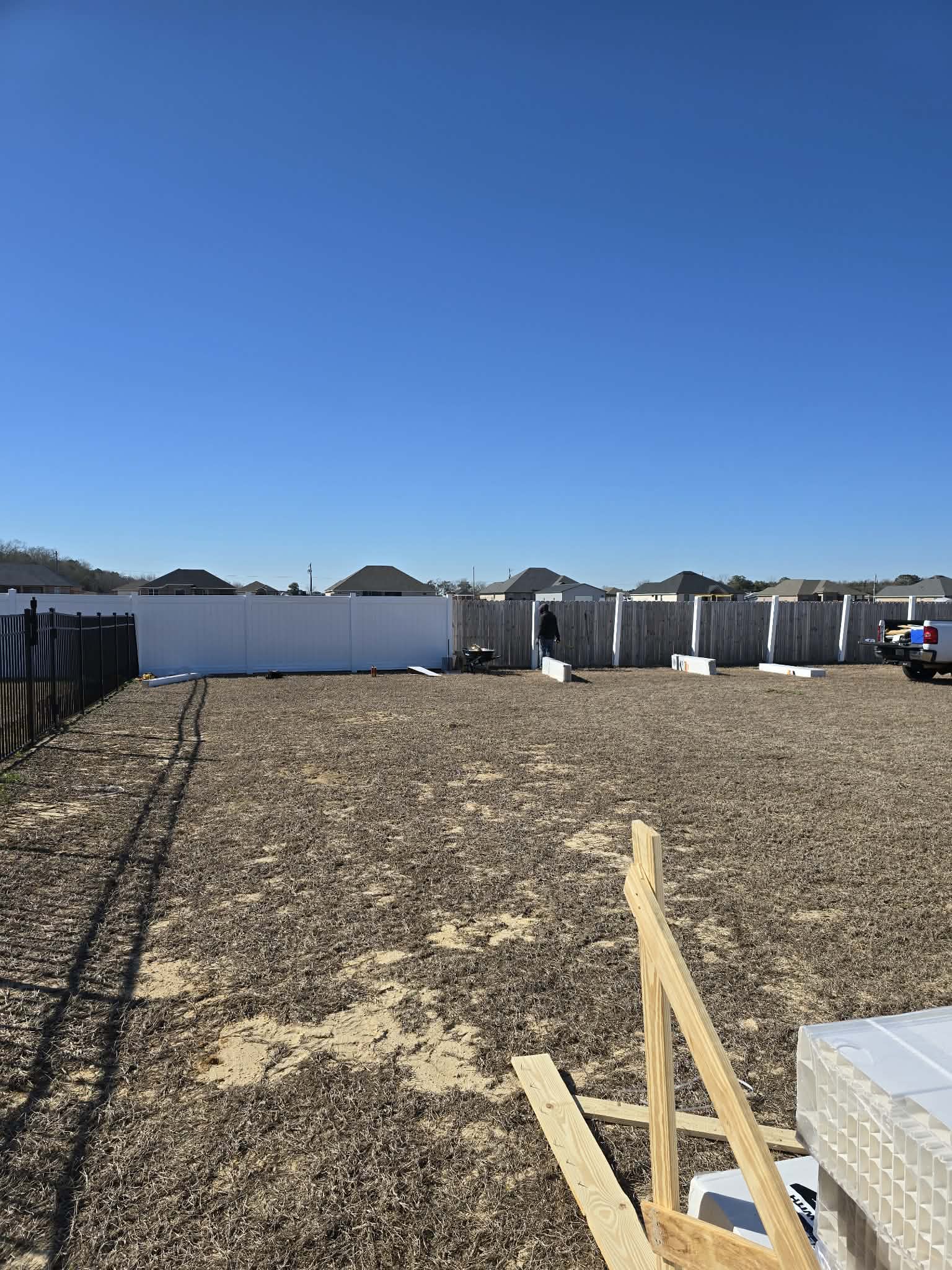 Large-Scale Vinyl Privacy Fence Installation Serving Century, FL
