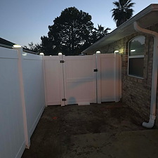 Premium-Vinyl-Privacy-Fence-with-Integrated-Post-Cap-Lighting-Pensacola-FL 4