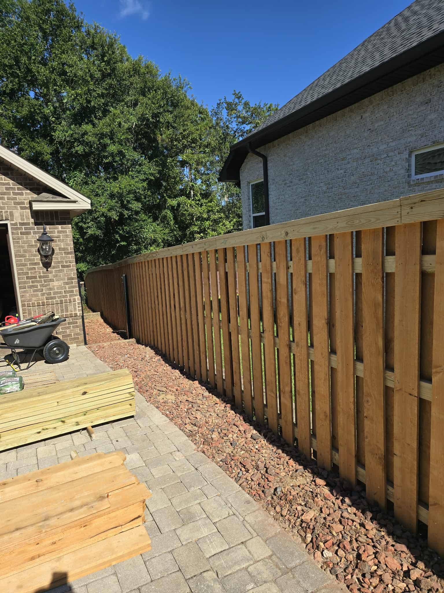 Shadowbox Fence with Top Rail & Steel Frame Gates – Pensacola, FL