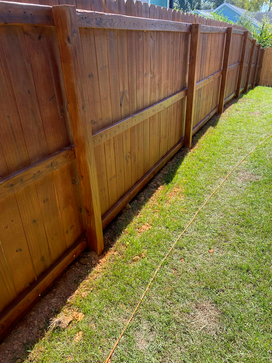 Top-Quality 6-Foot Wood Fence Installation & Stain in Cantonment, FL