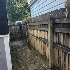 Top-Quality-6-Foot-Wood-Fence-Installation-Stain-in-Cantonment-FL 2